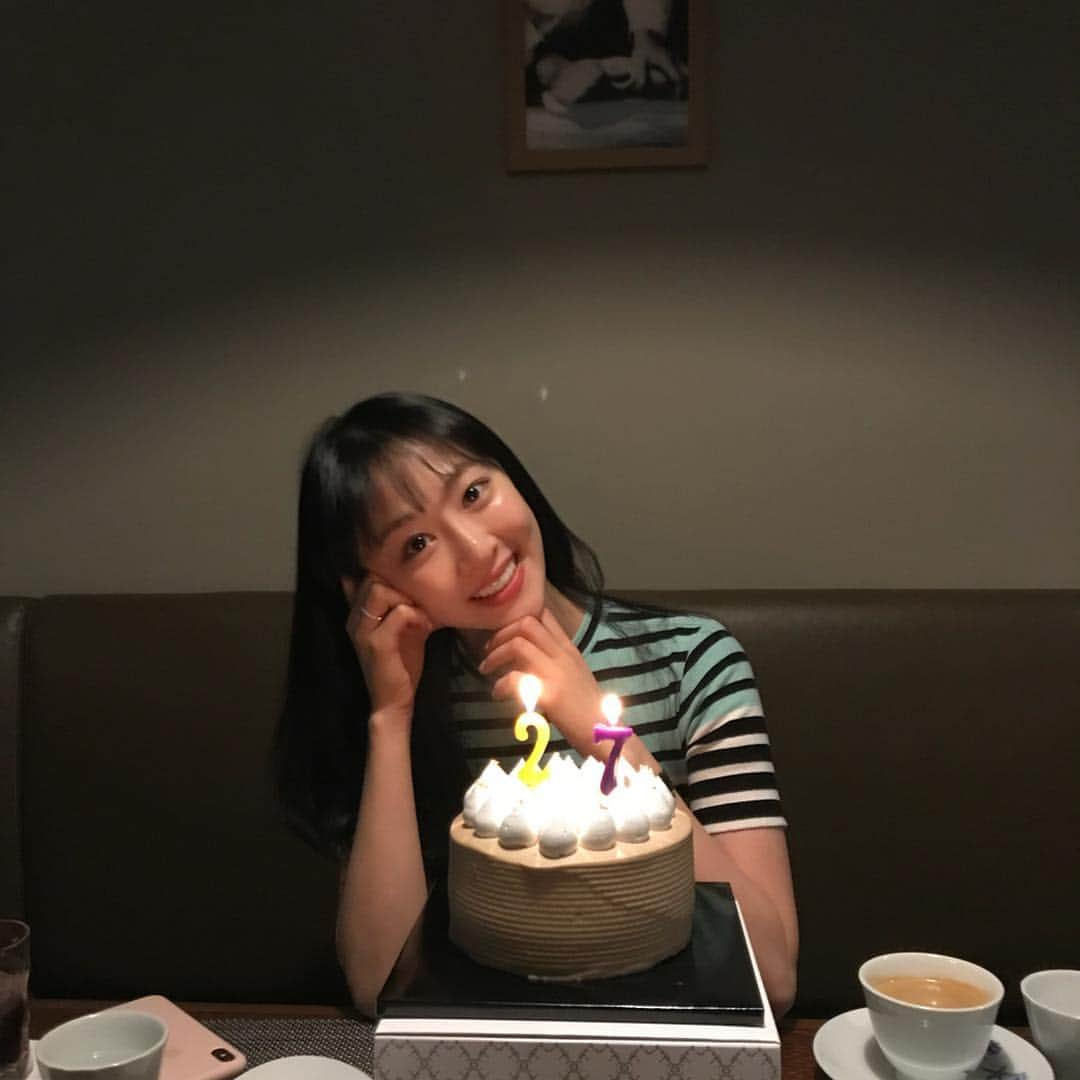 ダソム さんのインスタグラム写真 - (ダソム Instagram)「I just got turned 27 🥺.. Thanks for all the birthday wishes for me 💚」5月6日 20時33分 - som0506