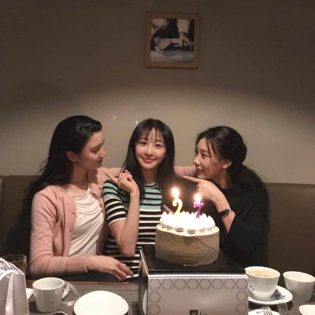 ダソム さんのインスタグラム写真 - (ダソム Instagram)「I just got turned 27 🥺.. Thanks for all the birthday wishes for me 💚」5月6日 20時33分 - som0506