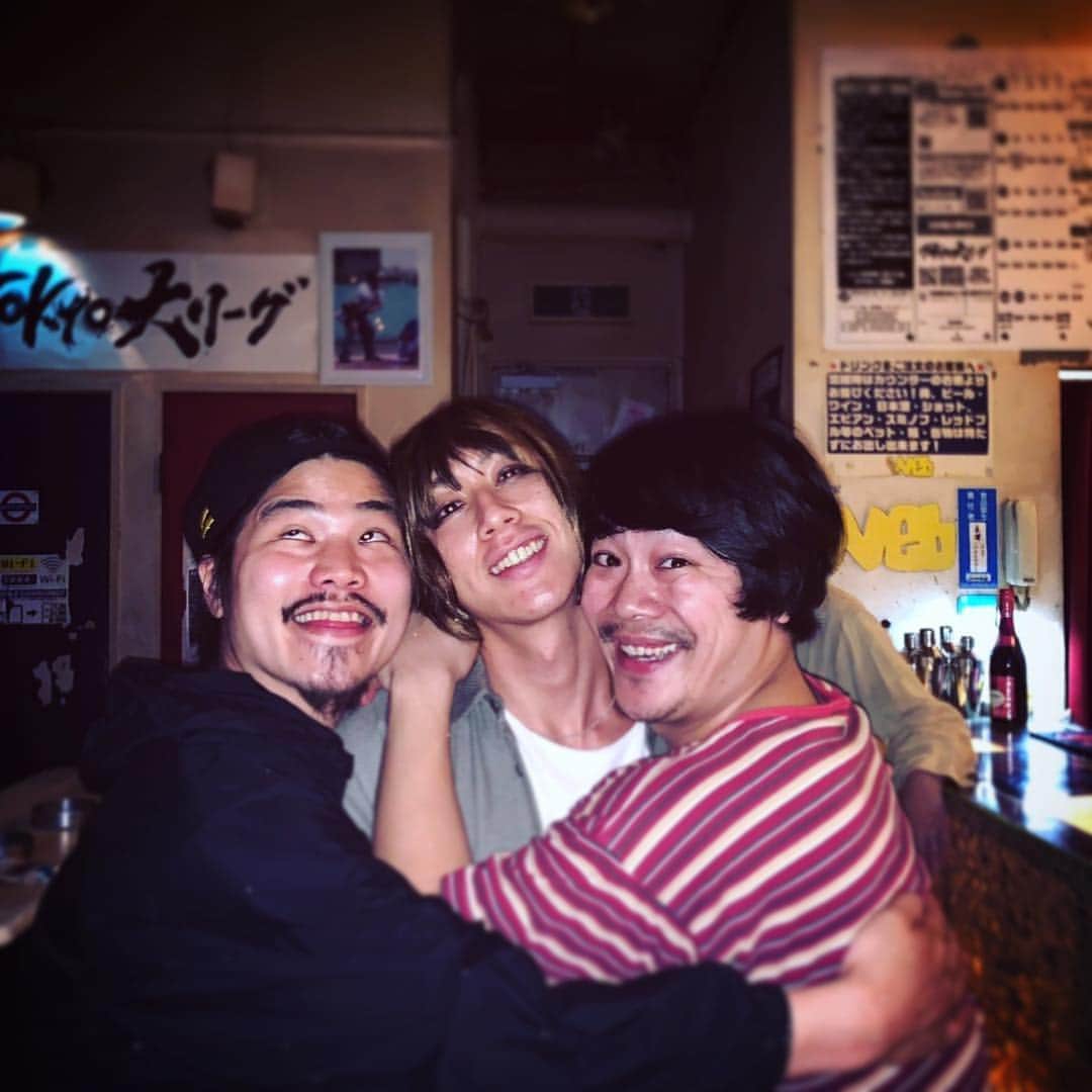 渋谷龍太さんのインスタグラム写真 - (渋谷龍太Instagram)「酒飲んだ。最高だぜ、MANGA SHOCK。  #mangashock #🍻 #🍷 #🍾」5月6日 20時46分 - gyakutarou