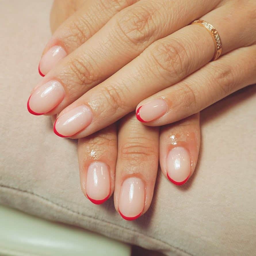 佐伯三貴のインスタグラム：「New ネイルは極細フレンチ💅❤️❤️❤️ シンプルだけど可愛い😘 @mauve_nail  いつもありがとうございます😊」