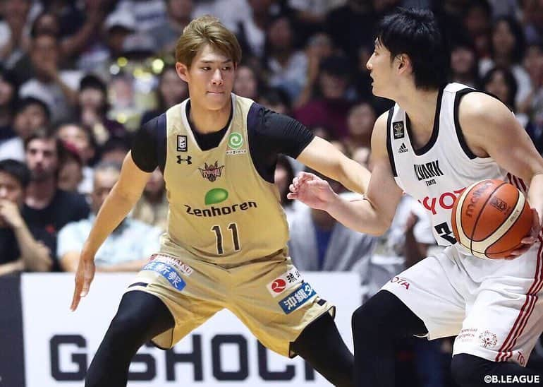 B.LEAGUEさんのインスタグラム写真 - (B.LEAGUEInstagram)「. B.LEAGUE FINAL 2018-19 に進むのはどちらのクラブか...﻿﻿ ﻿﻿ ﻿ 明日のGAME3の結果で運命が決まります！！💪 ﻿﻿ あなたはどちらのクラブを応援しますか？﻿﻿ ﻿﻿ コメント欄を絵文字でいっぱいにして、﻿﻿ クラブを応援しましょう✨📣🔥﻿﻿ ﻿﻿﻿ ﻿ ／﻿ #琉球ゴールデンキングス は👉#👑🌺﻿ #アルバルク東京 は👉#🗼❤ ﻿ ＼﻿﻿ ﻿ ﻿#新時代の頂へ ﻿ #応援#コメント#コメント歓迎#コメント大歓迎﻿﻿﻿ #気合い #気合い十分 #負けられない戦い #勝利 ﻿ #並里成 #須田侑太郎 ﻿ #田中大貴 #馬場雄大」5月6日 21時05分 - b.league_official