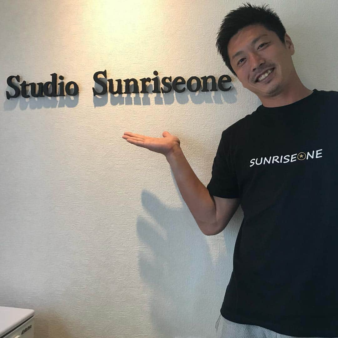 加藤順大さんのインスタグラム写真 - (加藤順大Instagram)「サンライズワンTシャツ予約締め切りまで残り2時間ですよ！！ #オソロー しましょう！！！！ @sunriseoneshop からショップに飛んで予約して下さい！！ #ナカマー #仲間 #オソロー  #サンライズワン #sunriseone」5月6日 21時05分 - nobuhiro1