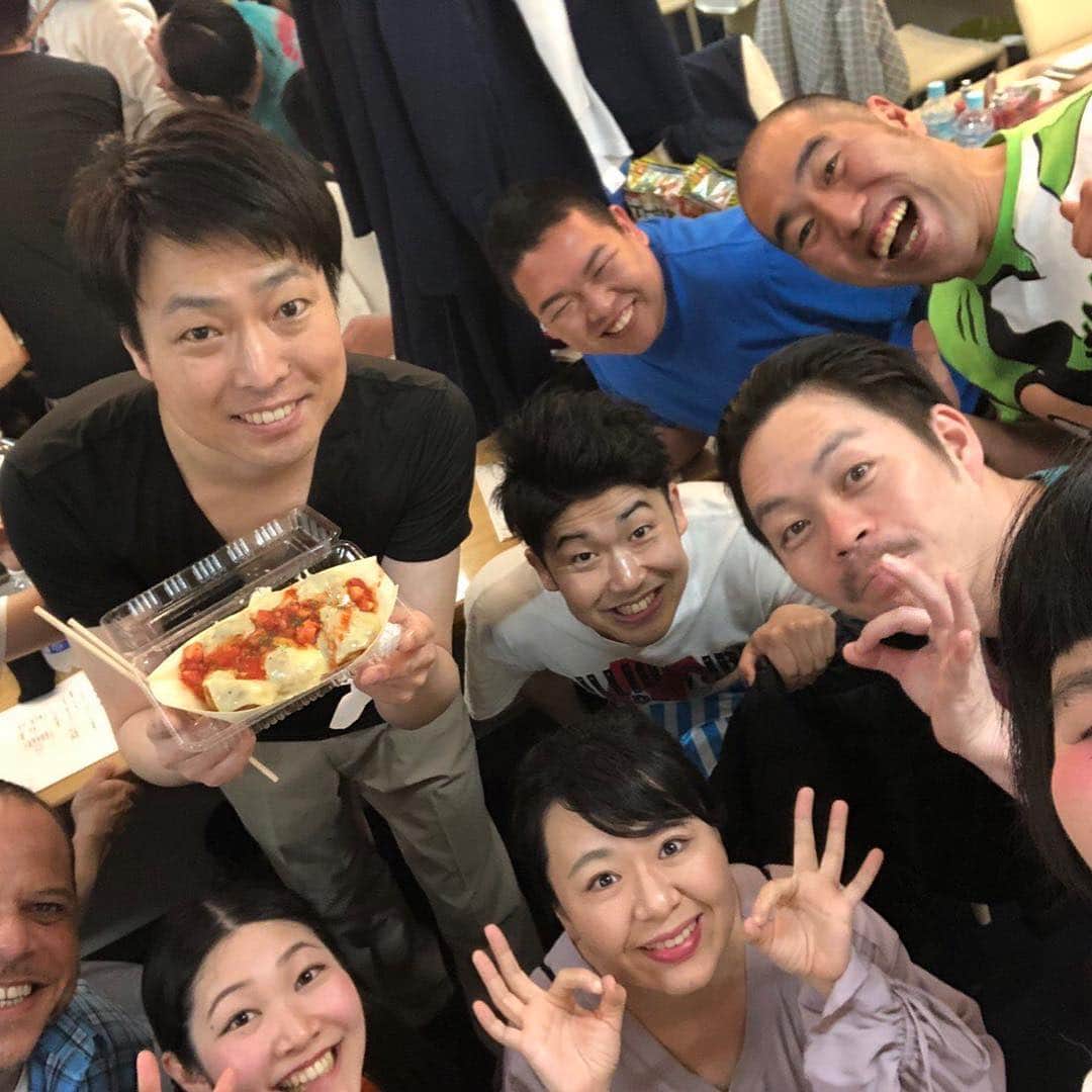 小西武蔵さんのインスタグラム写真 - (小西武蔵Instagram)「GW 令和のスタート。 ＮＧＫにて藍座長の新喜劇。 めちゃくちゃ楽しぃ１週間でした！！ 楽しくない日なんてないな♪(´ε｀ )  今年は全国ツアーも宜しくお願いします🌟」5月6日 21時16分 - takezokonishi