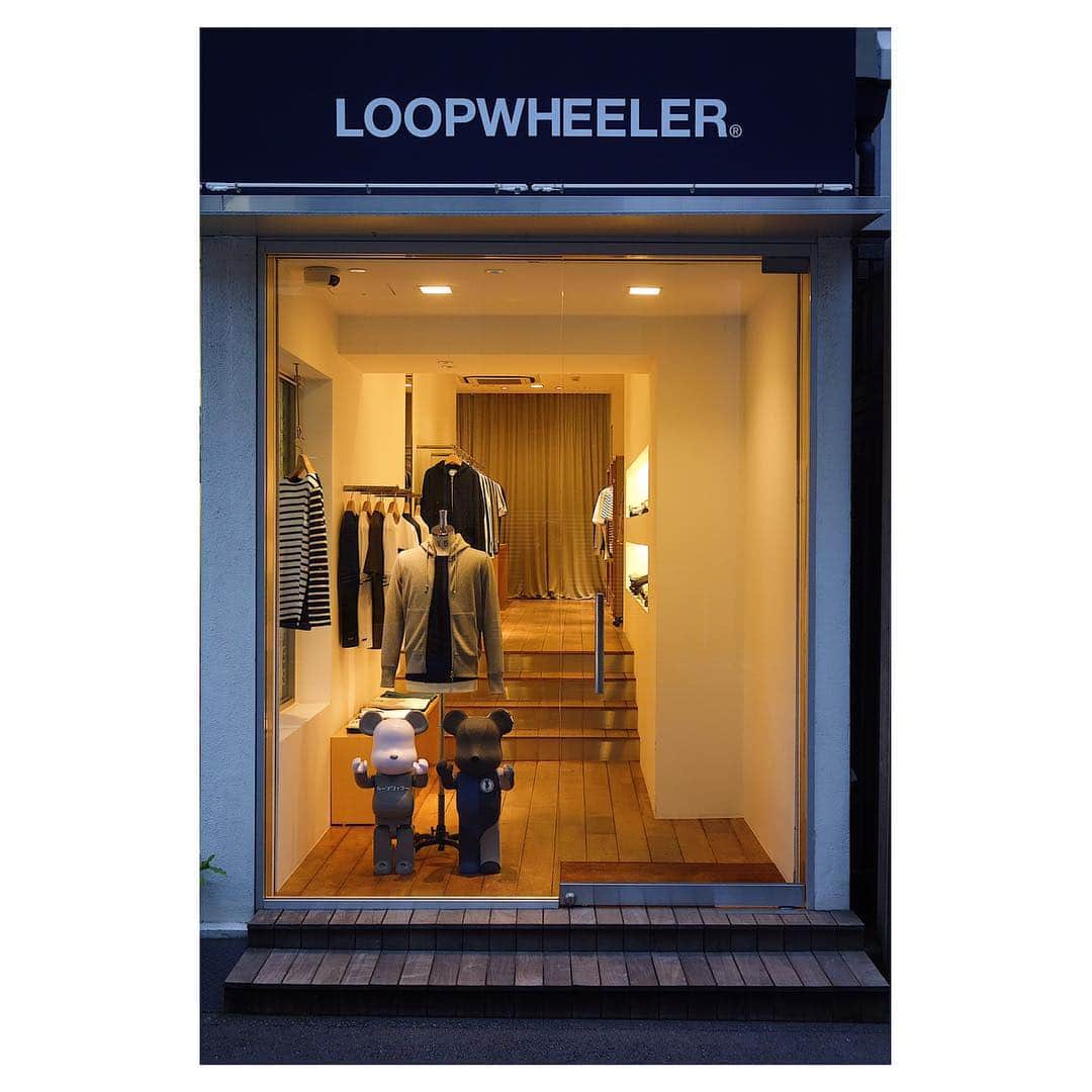 ループウィラーさんのインスタグラム写真 - (ループウィラーInstagram)「*** ゴールデンウィークも多くのご来店、誠にありがとうございました。 . 大阪店は明日、5/7(火)は臨時営業となりまして、5/8(水)、5/9(木)を臨時休業とさせていただきます。 明日からの営業予定は以下の通りとなります。 . 5/7 (火)  12:00〜19:30 5/8(水)、5/9(木)  定休日 5/10 (金)〜 通常営業 . 以上となります。 . 明日は12時より営業となりますので、是非ご来店下さい。 . #ループウィラー #吊り編み #スウェット #定番 #日本製 #ループウィラー大阪 #lw大阪 #和歌山 #大阪 #南船場 #時尚 #옷스타그램 #오사카  #loopwheeler #tsuriami #sweat #sweatshirts #madeinjapan #lwosaka #japan #wakayama #osaka #minamisenba #wear #fashion」5月6日 21時16分 - loopwheelerosaka