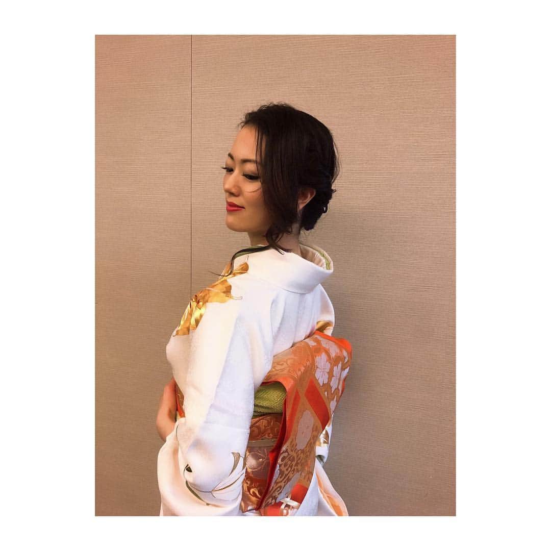 煌月爽矢のインスタグラム：「. . せっかくだからもういっちょ！  髪型、ももちゃんが結ってくれた❤️ #東京キモノショー #エルサ の髪型らしい」