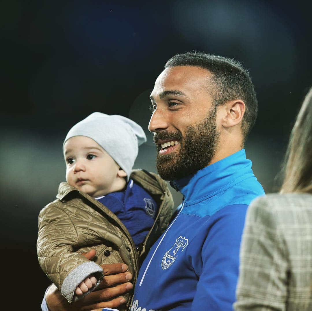 エヴァートンFCさんのインスタグラム写真 - (エヴァートンFCInstagram)「Family. 💙 • • • #everton #efc #pl #premierleague #epl #kurtzouma #cenktosun #tosunpaşa #tosun #gueye #idrissagueye #gana #zouma」5月6日 21時24分 - everton