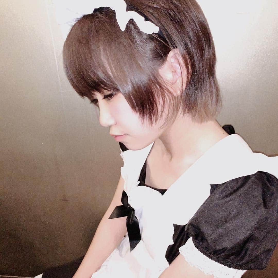 のインスタグラム：「ウルフカットメイドです🐺  ボーイッシュでちょっと闇消えてそう🔮🔮」