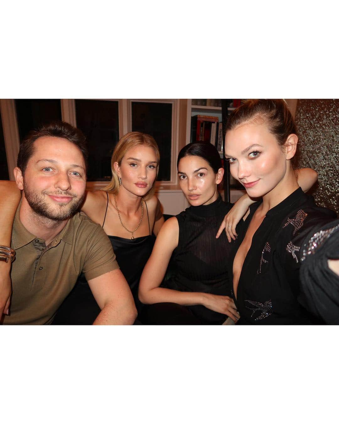 リリー・オルドリッジさんのインスタグラム写真 - (リリー・オルドリッジInstagram)「Reunited ⚡️💥💋 @derekblasberg @rosiehw @karliekloss」5月6日 21時37分 - lilyaldridge