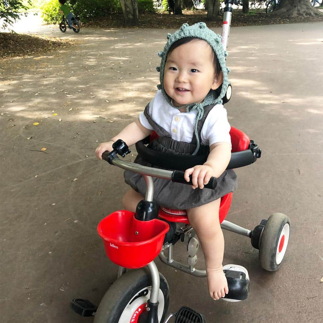 ᴋᴀɴᴀᴋöさんのインスタグラム写真 - (ᴋᴀɴᴀᴋöInstagram)「#三輪車デビュー 👶🏻🚲✨ 嬉しそうに乗ってる姿が、かわいくて かわいくて…❤️ 🤳撮りまくり笑😂💕いっぱい お散歩しようね☺️✨ * 10連休のGWも、楽しくて あっという間だったなぁ☺️💕 明日から、また頑張ろう🕊🌈✨ * #三輪車#三兄弟#双子#1歳0ヶ月#riorukaren_movies_」5月6日 21時51分 - kanakokko_34_