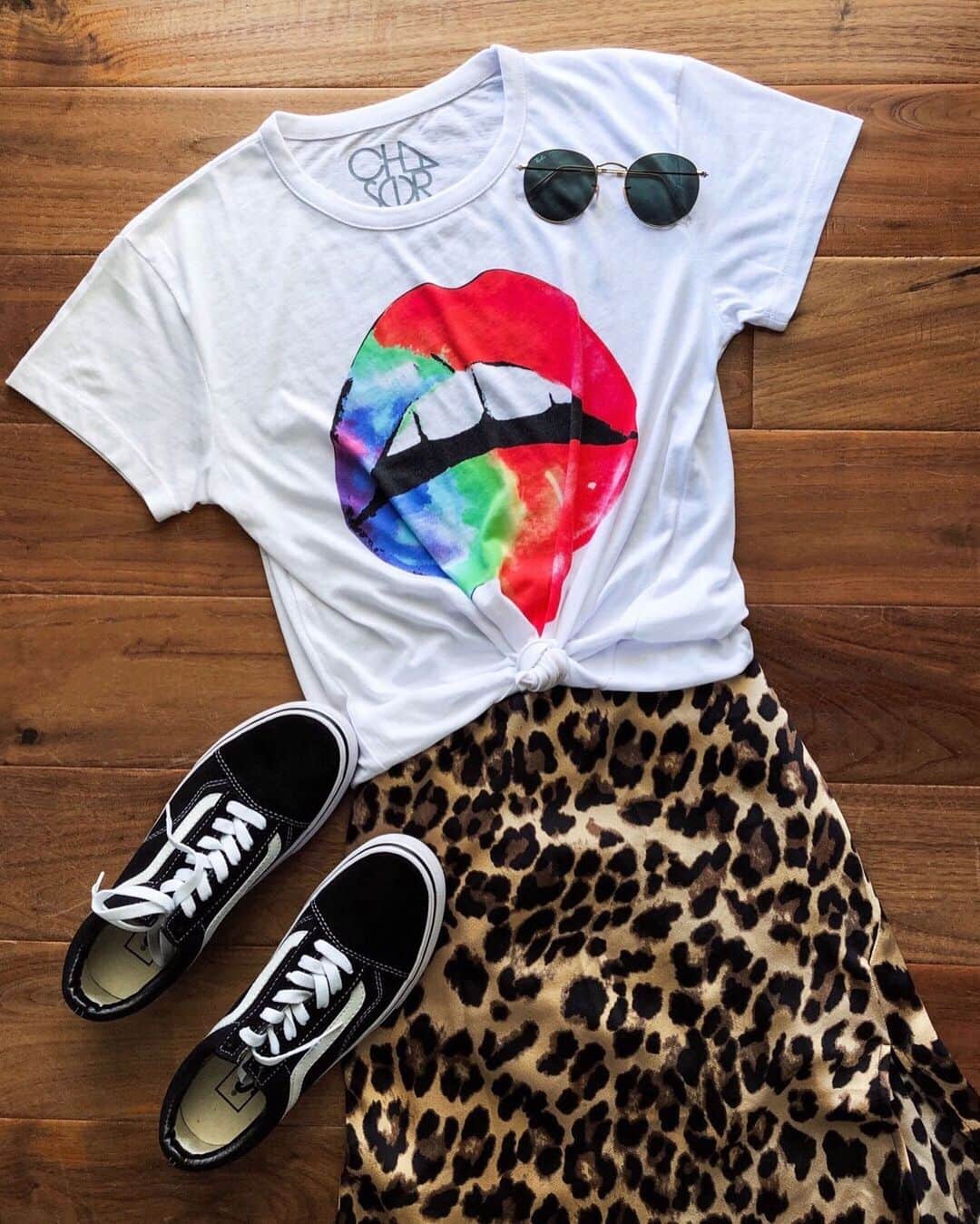 チェイサーのインスタグラム：「we pair all of our graphics with animal print🐆⚡️ #chaserbrand @danielleebrownn」
