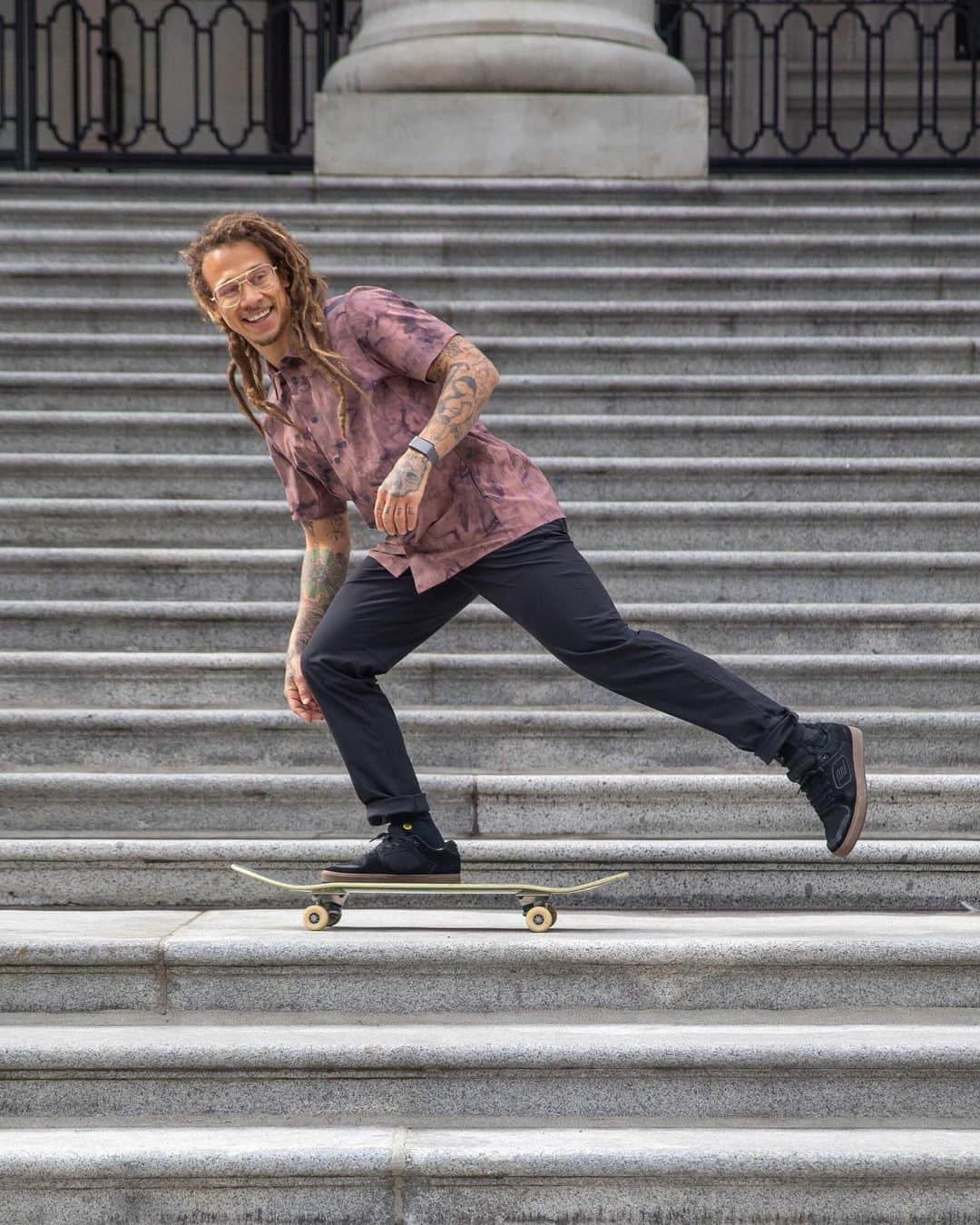 のインスタグラム：「Our newest elite ambassador in our newest collab—the much-anticipated @robertgeller x @lululemonmen collection dropped today and it's full of bold designs on gear made to handle life that quickly transitions from moment to moment.  Shop the full collection—link in bio.」