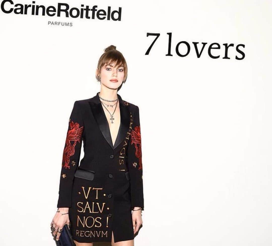 ヴァレリー・カウフマンのインスタグラム：「‘7 lovers ‘ by @carineroitfeld 🖤 Congratulations on the launch of the new fragrance collection 🖤」