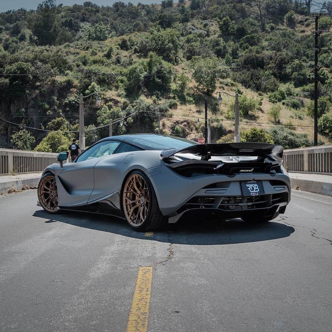 CARLiFESTYLEさんのインスタグラム写真 - (CARLiFESTYLEInstagram)「McLaren 720s | Hot or Not? Custom by @rdbla #carlifestyle」5月7日 7時55分 - carlifestyle