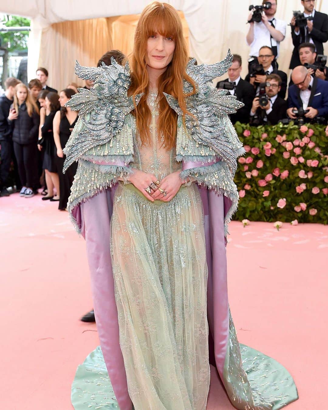 Nylon Magazineさんのインスタグラム写真 - (Nylon MagazineInstagram)「My mom @florence came down from heaven to bless us out here at the #metgala」5月7日 8時05分 - nylonmag