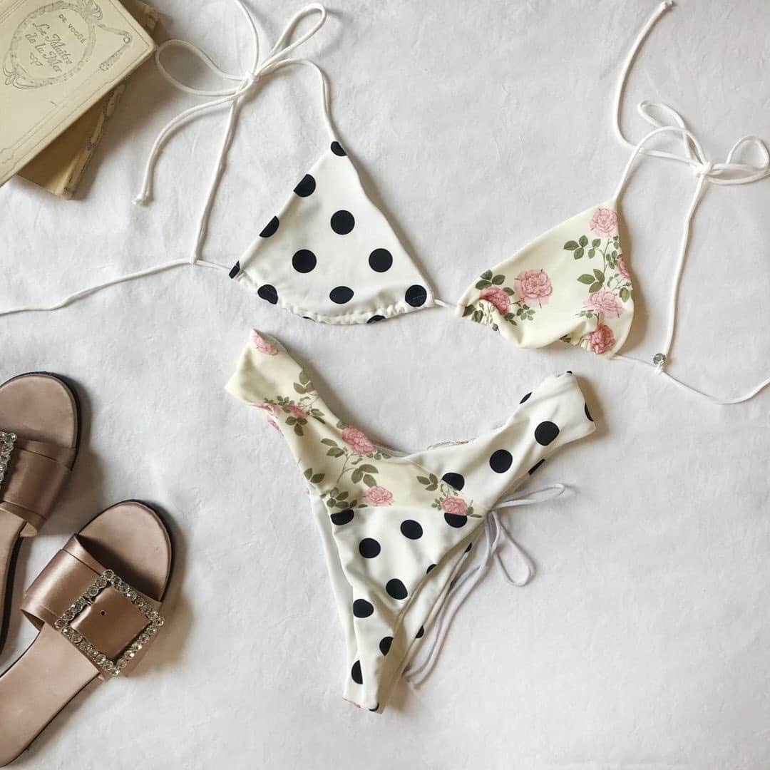 For Love & Lemonsさんのインスタグラム写真 - (For Love & LemonsInstagram)「Whether your paradise is sunbathing under the warm sun with a good book or drinking martinis by a Palm Springs pool, we've got a bikini for it | The Neapolitan Tiny Top and Thong #summer19」5月7日 8時00分 - forloveandlemons