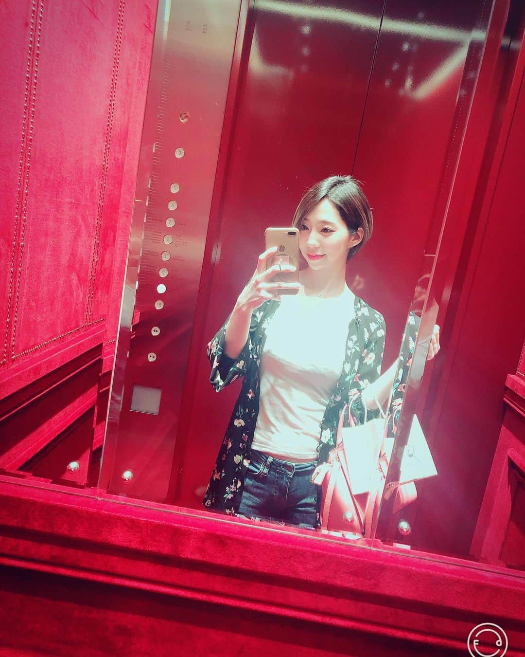 のインスタグラム：「飛び過ぎ😂  #gucci #ginza #japan #flora」