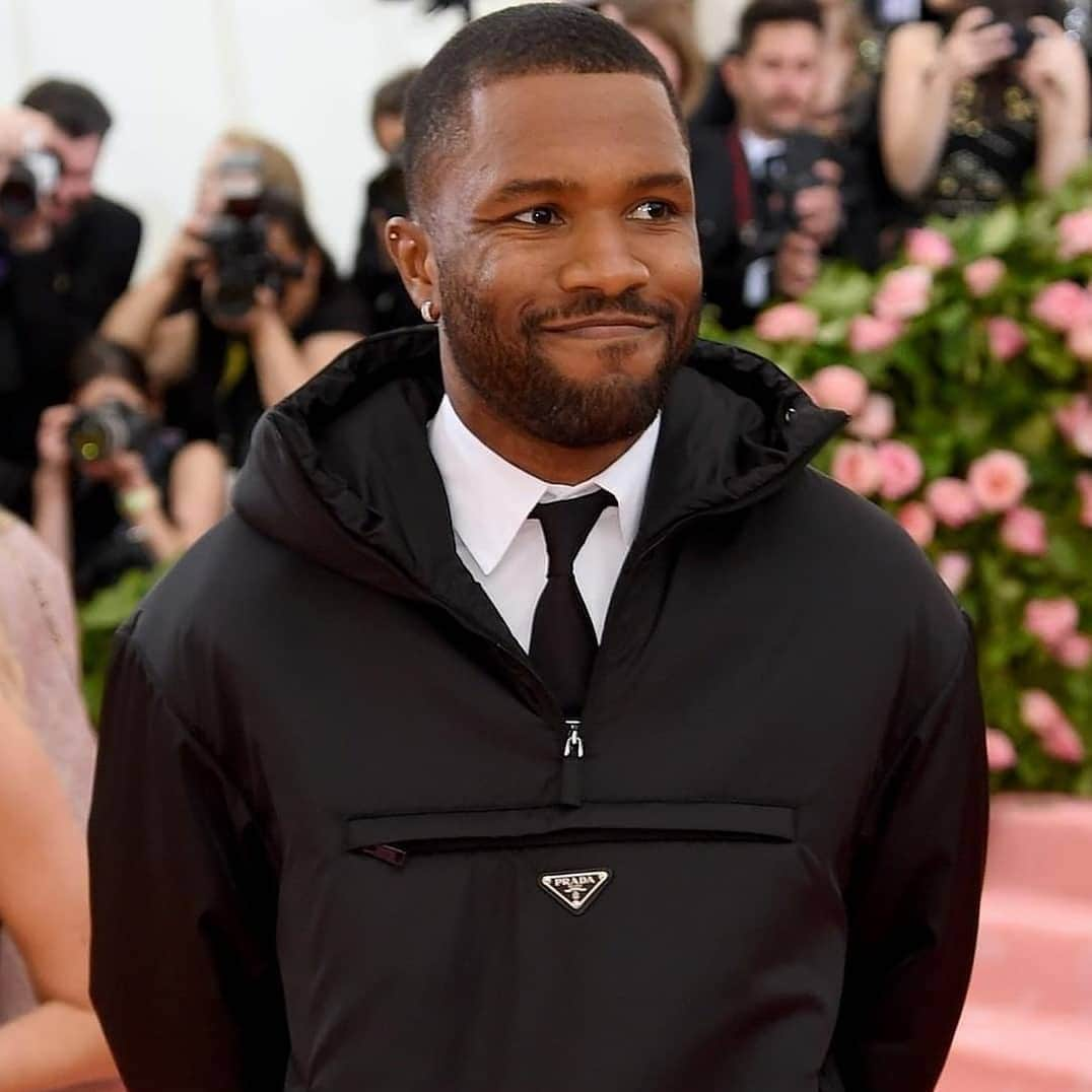 Dazed Magazineさんのインスタグラム写真 - (Dazed MagazineInstagram)「Hands up 🖐 who wants to see @blonded’s photos from the #MetGala tonight? 📸 👀#FrankOcean #MetGala2019 #MetCamp」5月7日 8時32分 - dazed