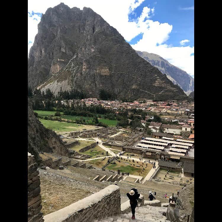 ナタリー・ペシャラさんのインスタグラム写真 - (ナタリー・ペシャラInstagram)「Jour 3 : Cité d’Ollantaytambo + Pérurail pour rejoindre le site de Machu Picchu 🚞 ⛰ #surprenant #perou」5月7日 8時31分 - nathaliepechalat