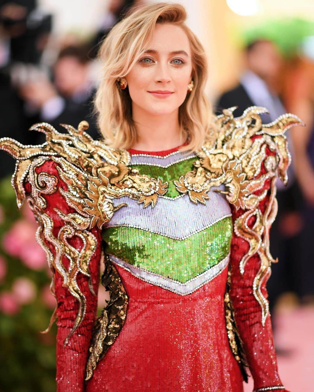 British Vogueさんのインスタグラム写真 - (British VogueInstagram)「#MaryKateOlsen and #AshleyOlsen, #SaoirseRonan, #EmilyBlunt, #YaraShahidi and #RosieHuntingtonWhiteley at the 2019 #MetGala. Click the link in bio to see all of tonight’s looks. #MetCamp」5月7日 8時31分 - britishvogue