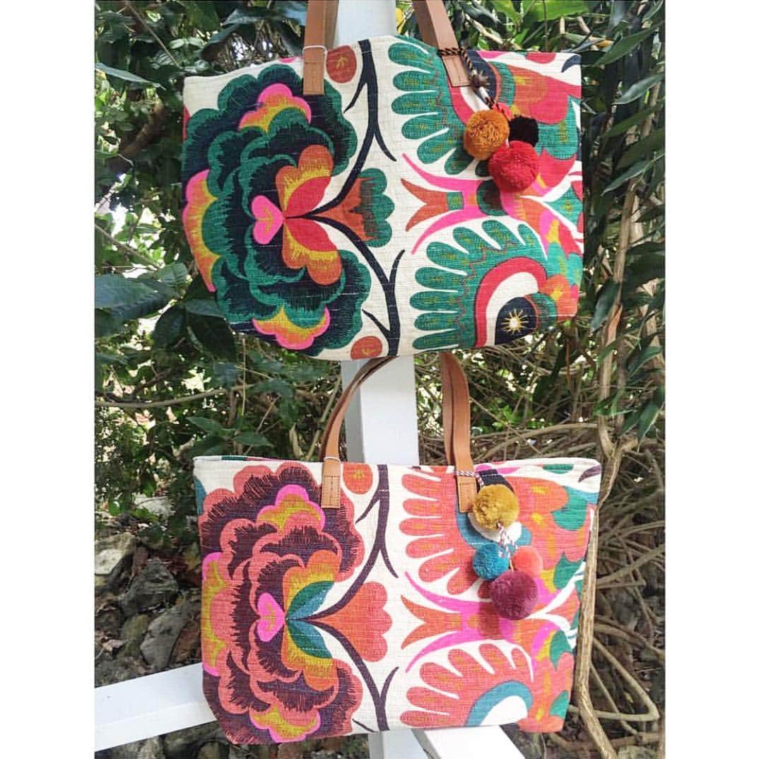 スターメラのインスタグラム：「Printed multi braid cotton tote with leather handle ⭐️AMINTA TOTE in coral and multicolored • • • • • • • • • #monday#love#starmelabags#collestbag#handicrafts#tradition#travel#globetrotter#effortlesschic #starmelauk #etnicchic #naturalfabric #printed#bohochic#mondaymotivation #summerallyearlong #mondayvibes#jadore#springsummer2019 #ss19 #london#paris#spain#likeforlikes #lovesummerhateeverythingelse」
