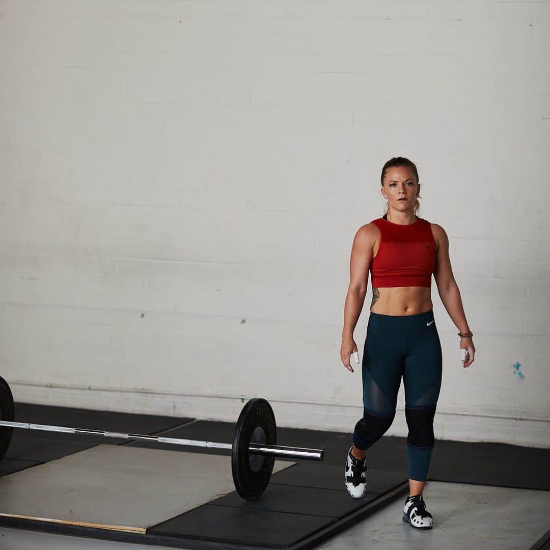 モーガン・キングのインスタグラム：「When you wake up to a new cycle and your coach wishes you a happy Monday. But, but he’s never wished me such things before. 😑 • • • #teamusa #weightlifting #usaw #powerandgraceperformance #newcycle #makelifts #bemoreboring #squatswillbethedeathofme」