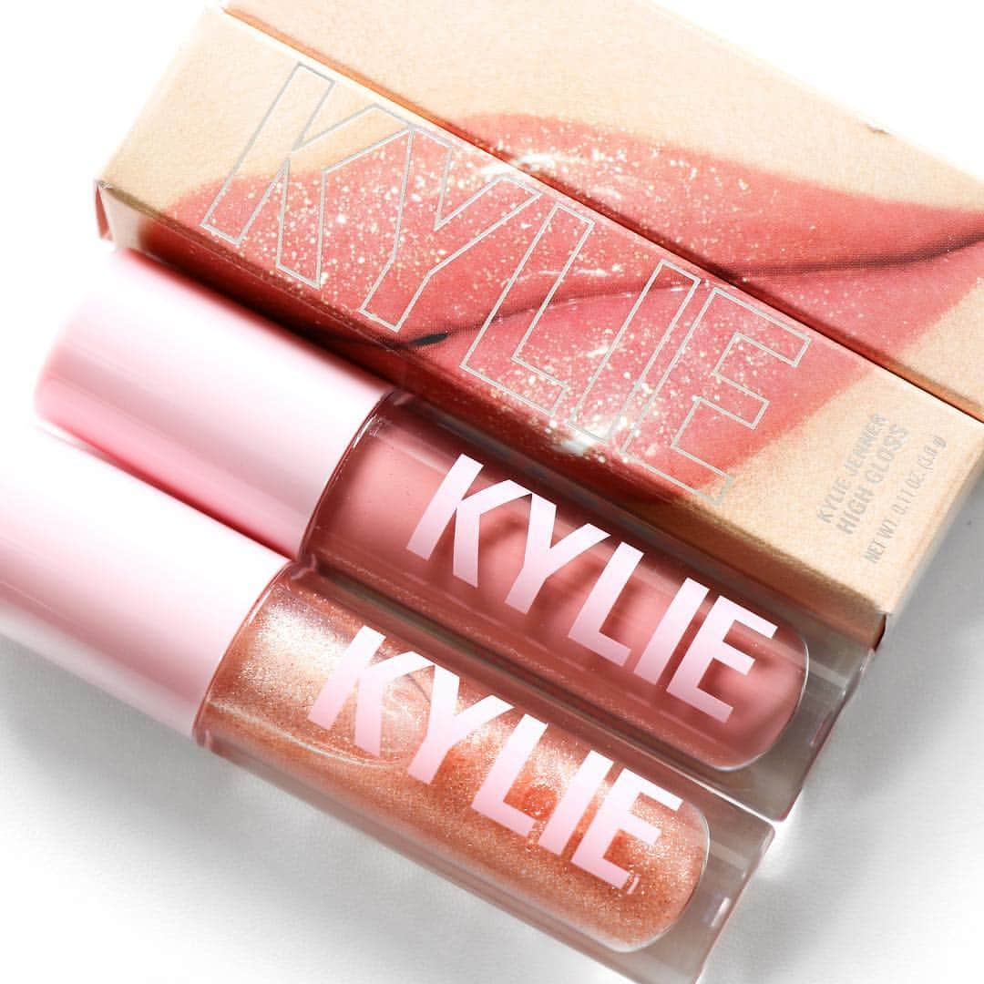 Kylie Cosmeticsさんのインスタグラム写真 - (Kylie CosmeticsInstagram)「Oh You Fancy? and Diva 😍 All high glosses + high gloss bundles are back in stock! ✨ tap to shop」5月7日 0時25分 - kyliecosmetics