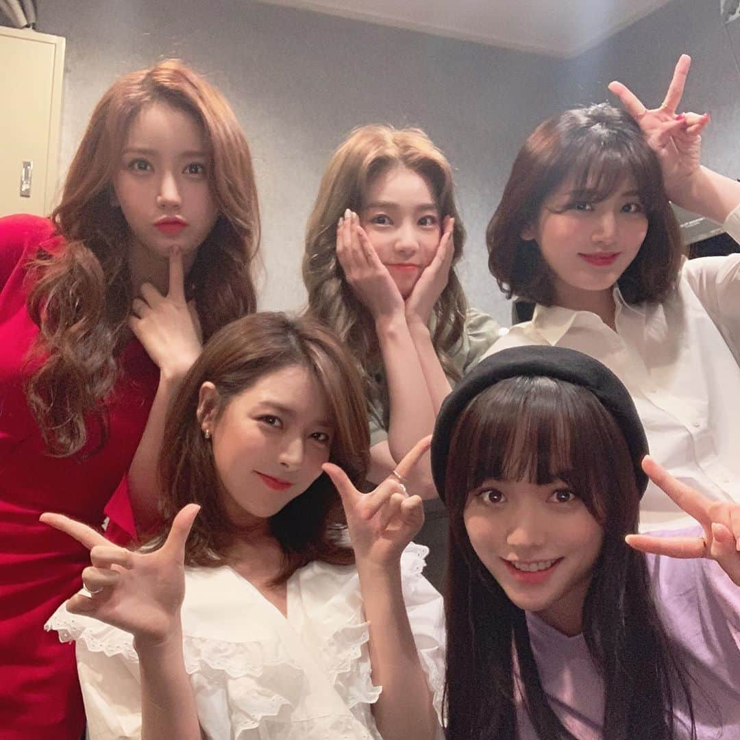 ソヨンさんのインスタグラム写真 - (ソヨンInstagram)「우리는 Hello~Venus!!❤️」5月7日 0時39分 - hv_seo0