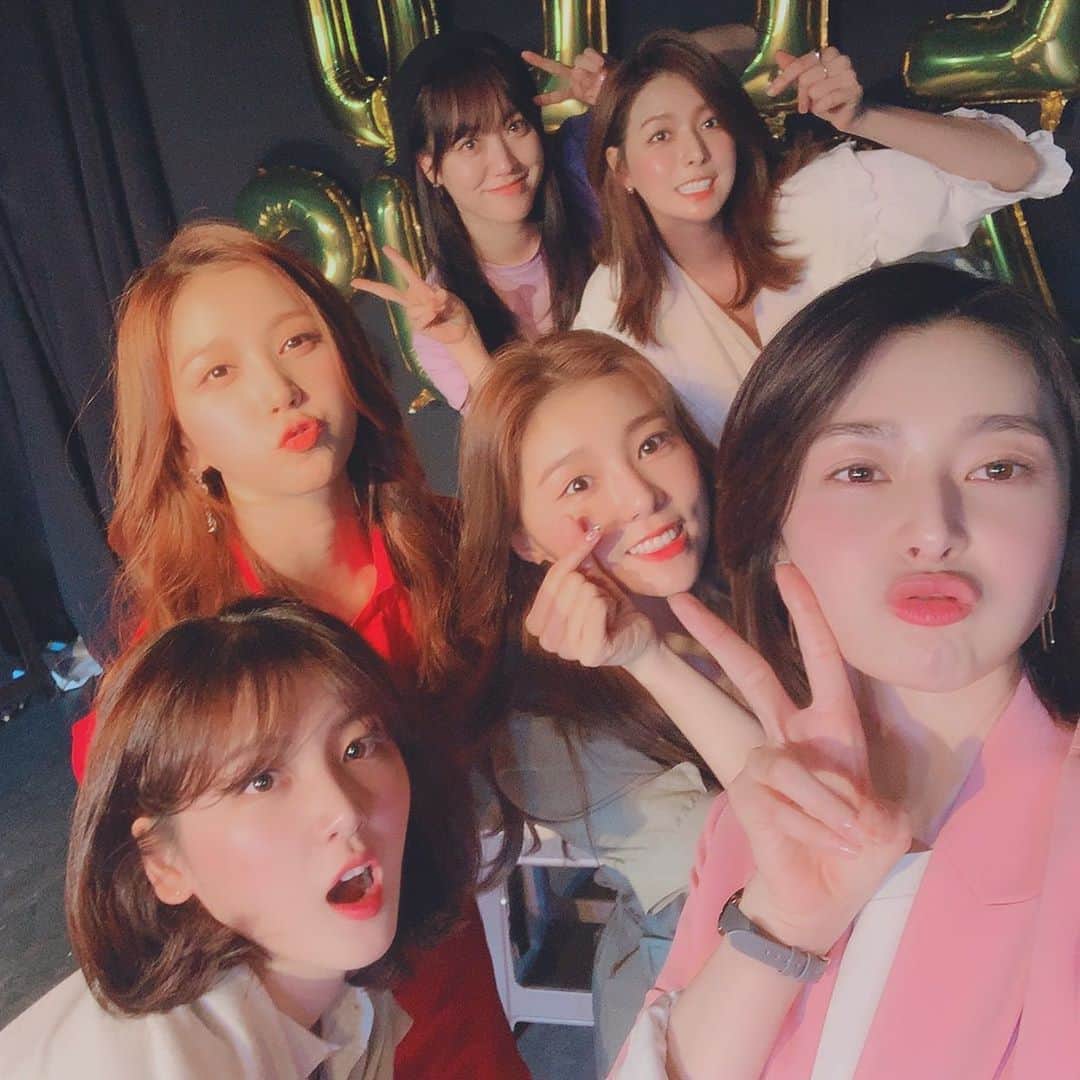 ソヨンのインスタグラム：「우리는 Hello~Venus!!❤️」