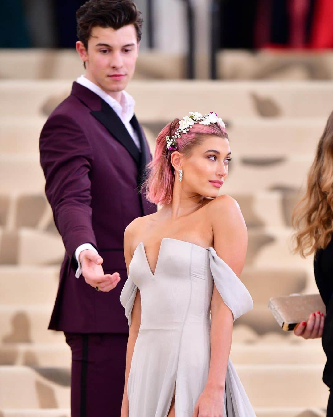 E! Onlineさんのインスタグラム写真 - (E! OnlineInstagram)「Justin Bieber watching #MetGala 2018: That should be me, holding your hand. That should be me, making you laugh. 👀 (📷: Getty Images)」5月7日 0時47分 - enews