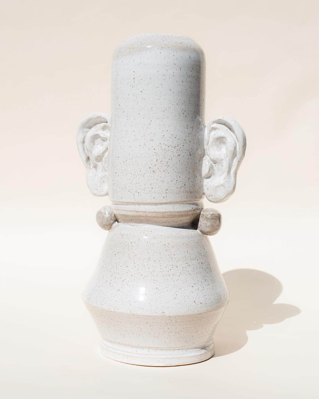 アポロジーさんのインスタグラム写真 - (アポロジーInstagram)「A trial about a surrealism something ? /// /// Un essai surréaliste  #ear #ceramics #pottery #modercraft #handthrown #sculpture #weird #dali  #magritte ahah ! Pics @camille.of」5月7日 0時56分 - olivia_cognet