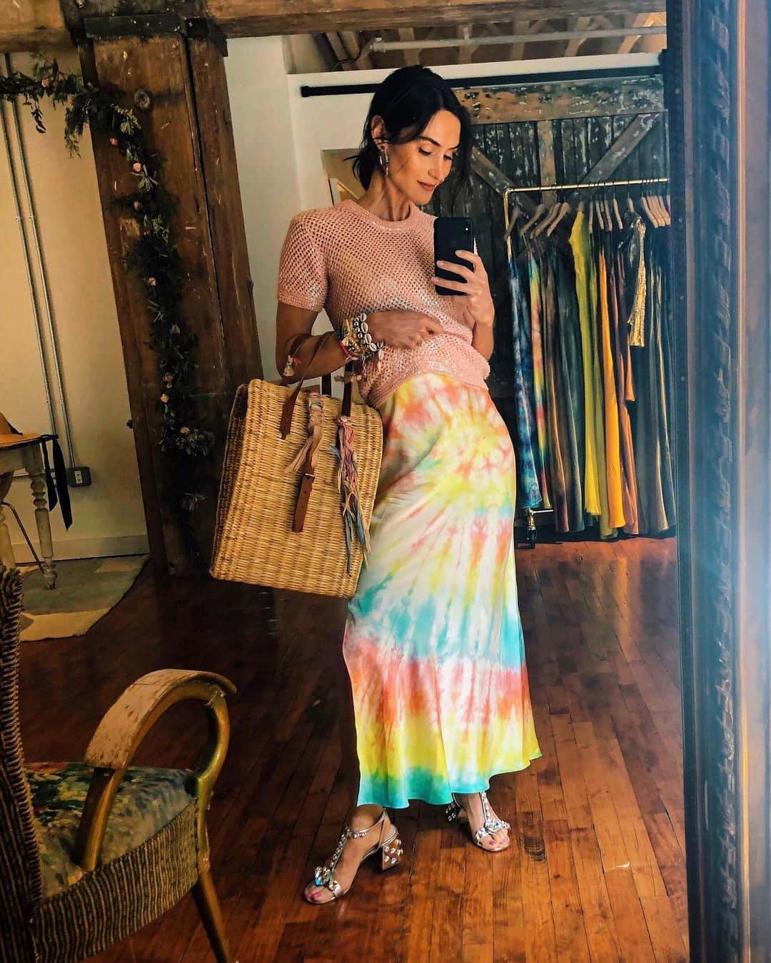 ダニジョーのインスタグラム：「Summer means COLOR 🌈 Our sold out #tiedye slip is available for pre-order, secure yours before it’s too late! • Tap to shop @danielleasnyder’s look」