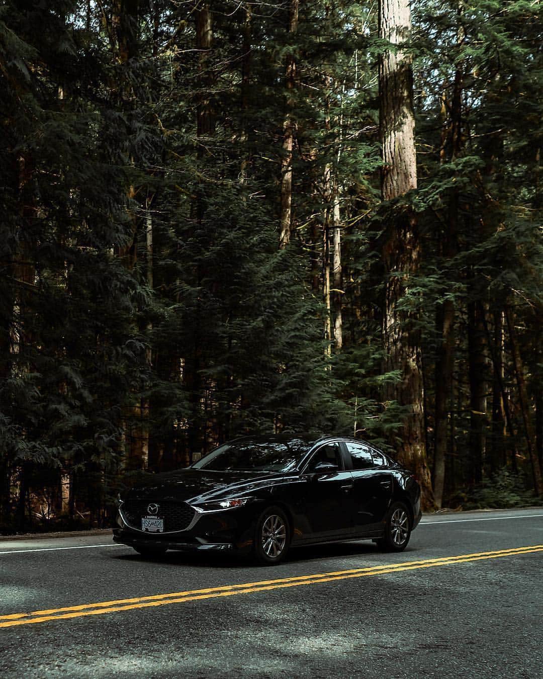 MAZDA Canadaさんのインスタグラム写真 - (MAZDA CanadaInstagram)「Experience all the roads have to offer with the 2019 Mazda3. 📸: @therichardkelly」5月7日 1時00分 - mazdacanada