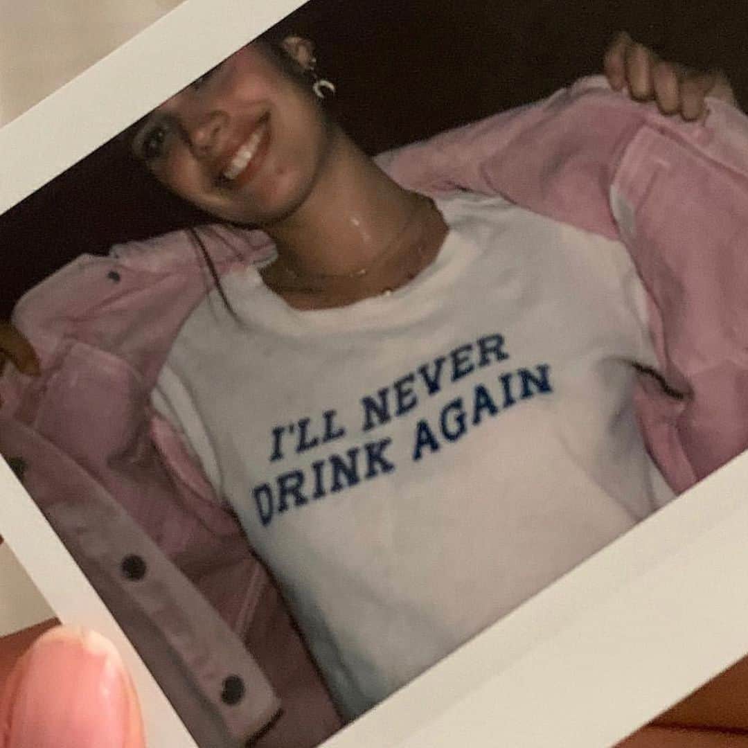 motherdenimさんのインスタグラム写真 - (motherdenimInstagram)「Waking Up On A Monday With A Hangover Like... 👆| @sarasampaio wearing The Sinful In I'll Never Drink Again」5月7日 1時12分 - motherdenim