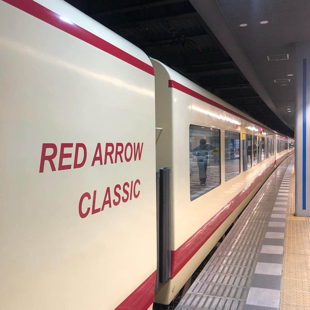 宙也さんのインスタグラム写真 - (宙也Instagram)「レッドアロー号。  #西武鉄道 #レッドアロー」5月7日 1時19分 - chuya_aquarius