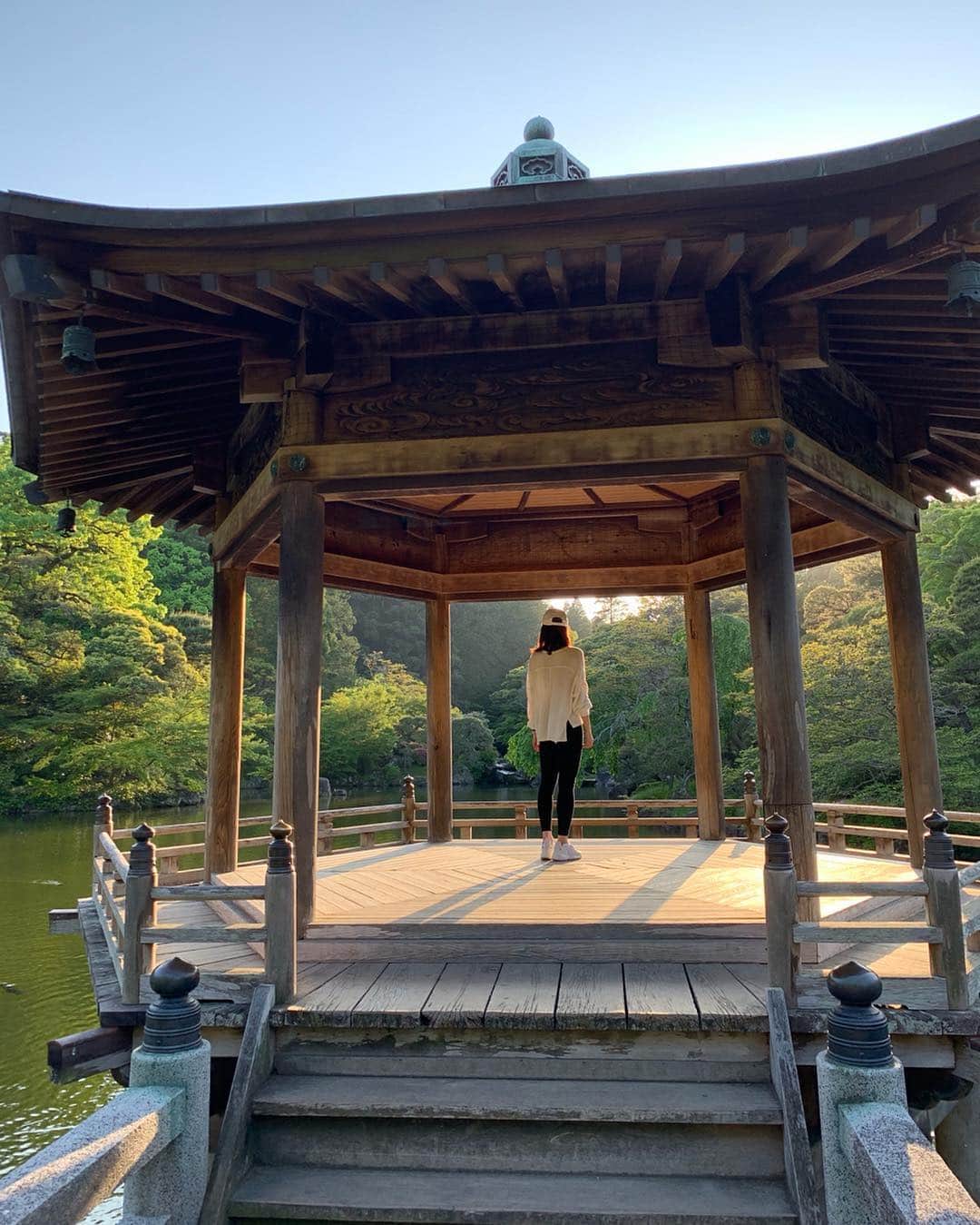 RENA さんのインスタグラム写真 - (RENA Instagram)「用事があって千葉の外房まで行った帰りに成田山の新勝寺にふらっと寄ってみたら酸素いっぱいですっごくリフレッシュ✨ ． GWぽくちょっと楽しんだ時間になりました☀️ ． 次はどこへ行こう ． たくさんの景色を見てたくさんの経験を積んでいきたい:) ． ． ． #japanese #temple #history #narita #trip #nature #旅女 #オトナ女子 #ぶらり旅 #パワースポット」5月7日 1時50分 - rena_flare