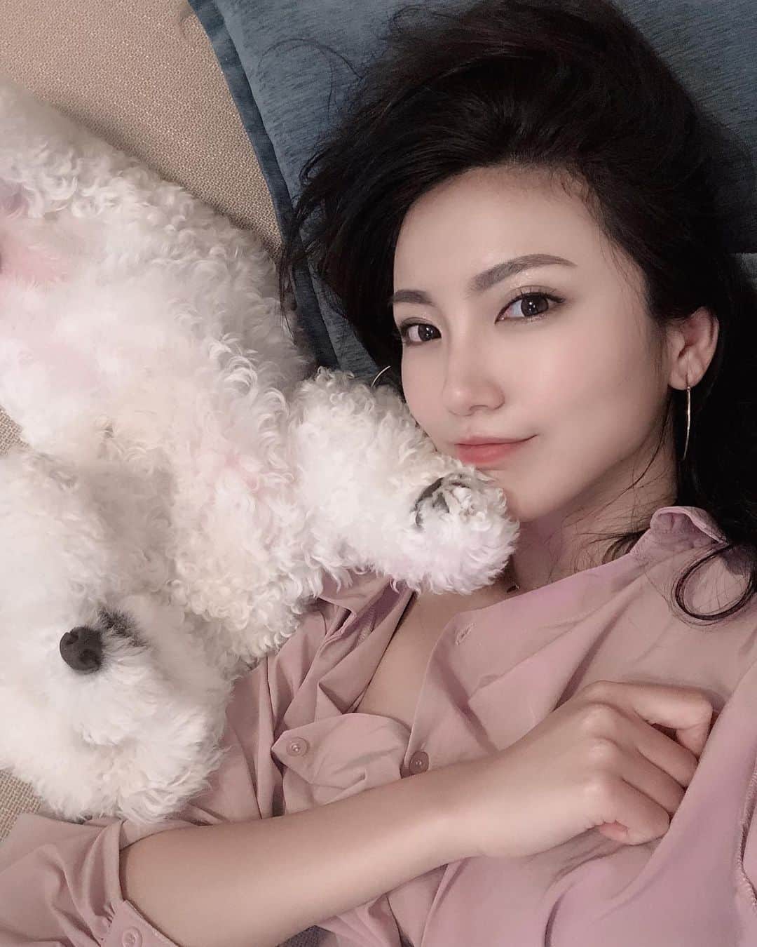 吉田愛璃のインスタグラム：「. . 生意気teddy🐶  4.28で1歳になりました♥ . . #トイプードル  #toypoodle #いぬすたぐらむ #いぬのいる暮らし #気弱男子 #やんちゃぼーい #あまえんぼう #かわいすぎて #親バカ」