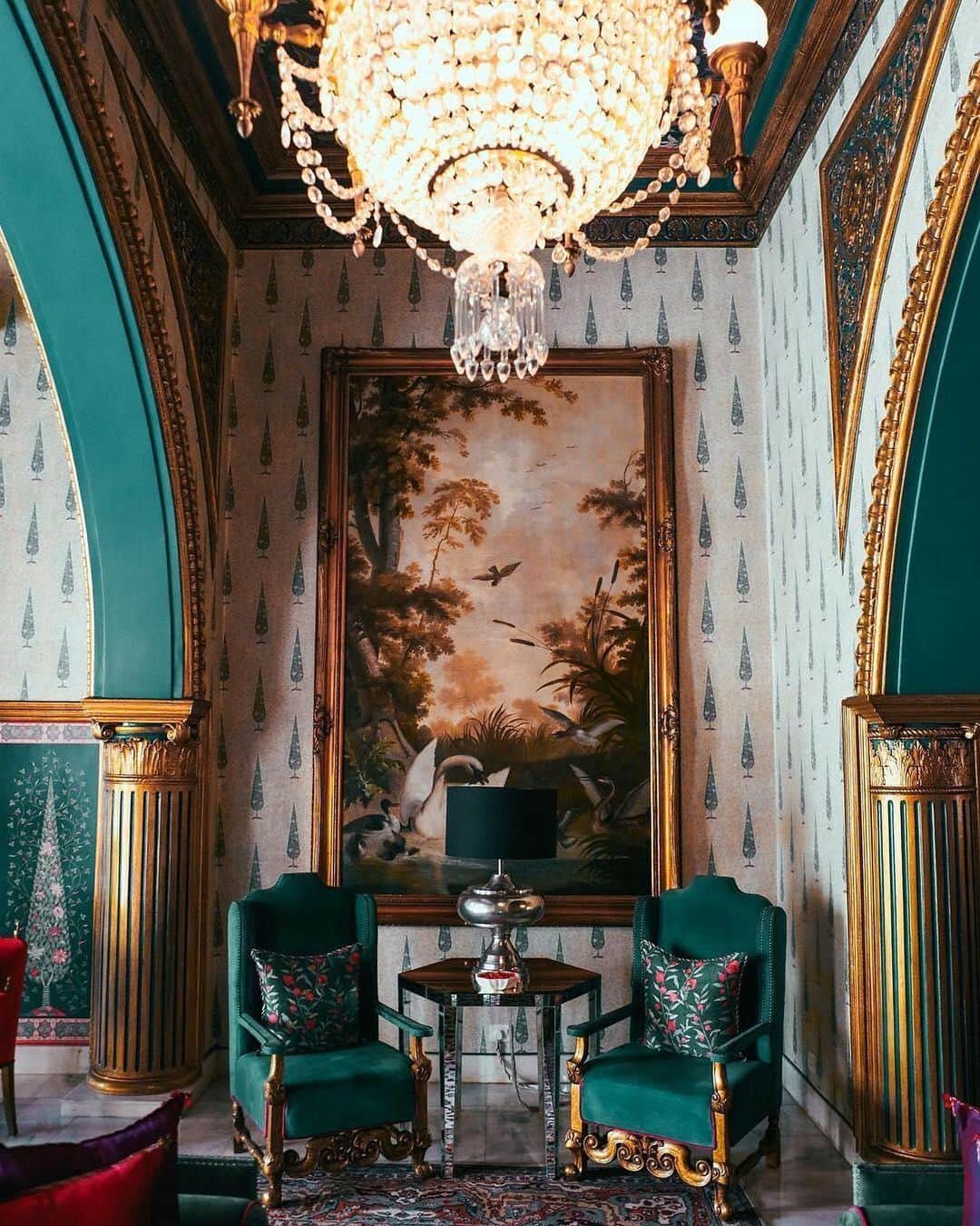 BEAUTIFUL HOTELSさんのインスタグラム写真 - (BEAUTIFUL HOTELSInstagram)「Cup of tea at the Raj Mahal Palace Hotel in Jaipur, anyone? Tag who you'd love to sit here with! (📷: @asiyami_gold 📍: Raj Mahal Palace Hotel)」5月7日 1時52分 - beautifulhotels