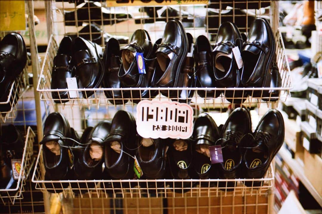 田島貴男さんのインスタグラム写真 - (田島貴男Instagram)「新宿ショット #フィルムカメラ #nikonf4 #aisnikkor50mmf14  #portra160」5月7日 2時17分 - tajimatakao