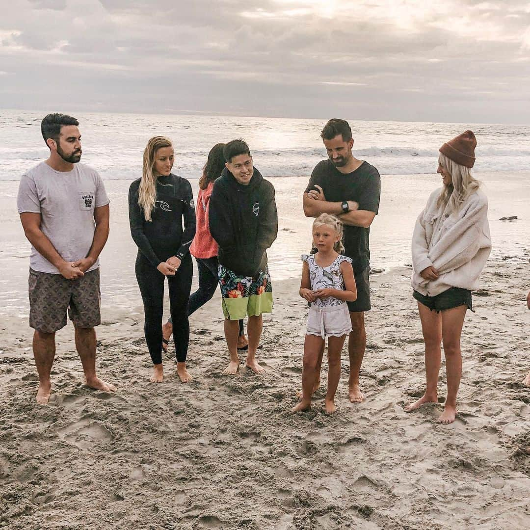 ケリー・マレーさんのインスタグラム写真 - (ケリー・マレーInstagram)「Baptized in the ocean last night with my first born 😭 Such a special night for both of us. So proud of her heart and her decision to follow Christ. ❤️ These are the memories that will last forever.」5月7日 2時22分 - kelli_murray