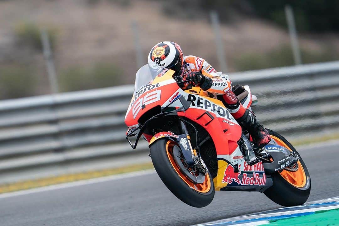 レプソル・ホンダのインスタグラム：「#JL99😈 🅿️9️⃣ 🇪🇸 ⠀⠀⠀⠀⠀⠀⠀⠀⠀ “Today we were able to do a lot of laps and try many things. This was important for us as we are still trying to catch up on the time we missed testing at the start of the season. We found some interesting things for races to come. The day was upset by two crashes. It isn’t how we wanted to end the test with a crash. I am OK, sore but OK. Thank you to the Repsol Honda Team and HRC engineers for working hard all weekend and today during the test.” ⠀⠀⠀⠀⠀⠀⠀⠀⠀ #SpanishGP #25RepsolHonda #Repsol #MotoGP #Honda #Racing #RepsolHonda #HRC #RC213V #JL99 #JorgeLorenzo #JL99😈 #ThePowerOfDreams #Motorcycle #Spain #Working #Testing #MotoGP」