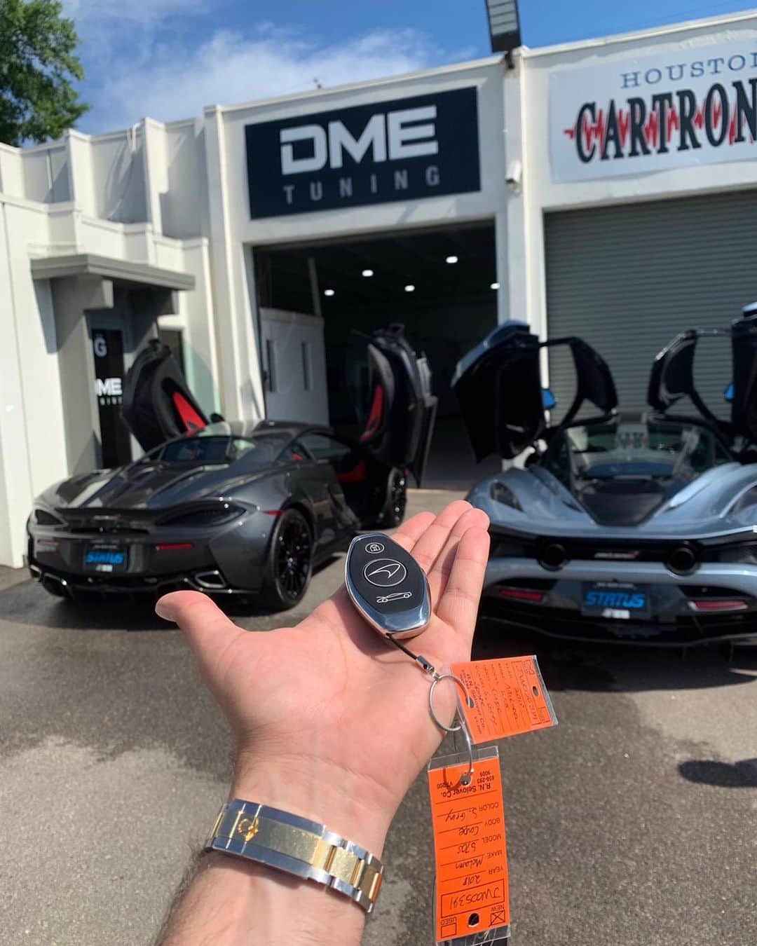 CarsWithoutLimitsさんのインスタグラム写真 - (CarsWithoutLimitsInstagram)「@DMEtuningTexas McLarens are here! Stay Tuned! 👨🏽‍💻🏁😁 Which one would you choose? Left or Right? 🤔 Thank You to @statusautogroup - DM/Text/Call @DMEtuningTexas for a Quote or Questions or to Book an Appointment! They can Tune Most Cars Remotely! 🌎 They also offer multi stage paint correction & Warranty Backed Ceramic Coating! You can also see Gains & Check Out on their Website! (Link in their Bio) ! 🏁🔥 720s:@gmanhouston1 . . . . . #dmetuningtexas #dmetuning #mclaren #mclaren570s #mclaren720s #570s #720s #mclarenlife #mclarenauto #mclarensenna #mclarensenna #600lt #mclaren600lt #mclaren650s #650s #675lt #mp412c #mclarentalk #ecutune #cartuning #tuningcar #turbos #carporn #carinstagram #carlifestyle #carswithoutlimits #houston #texas #htx #dallastx」5月7日 2時45分 - carswithoutlimits