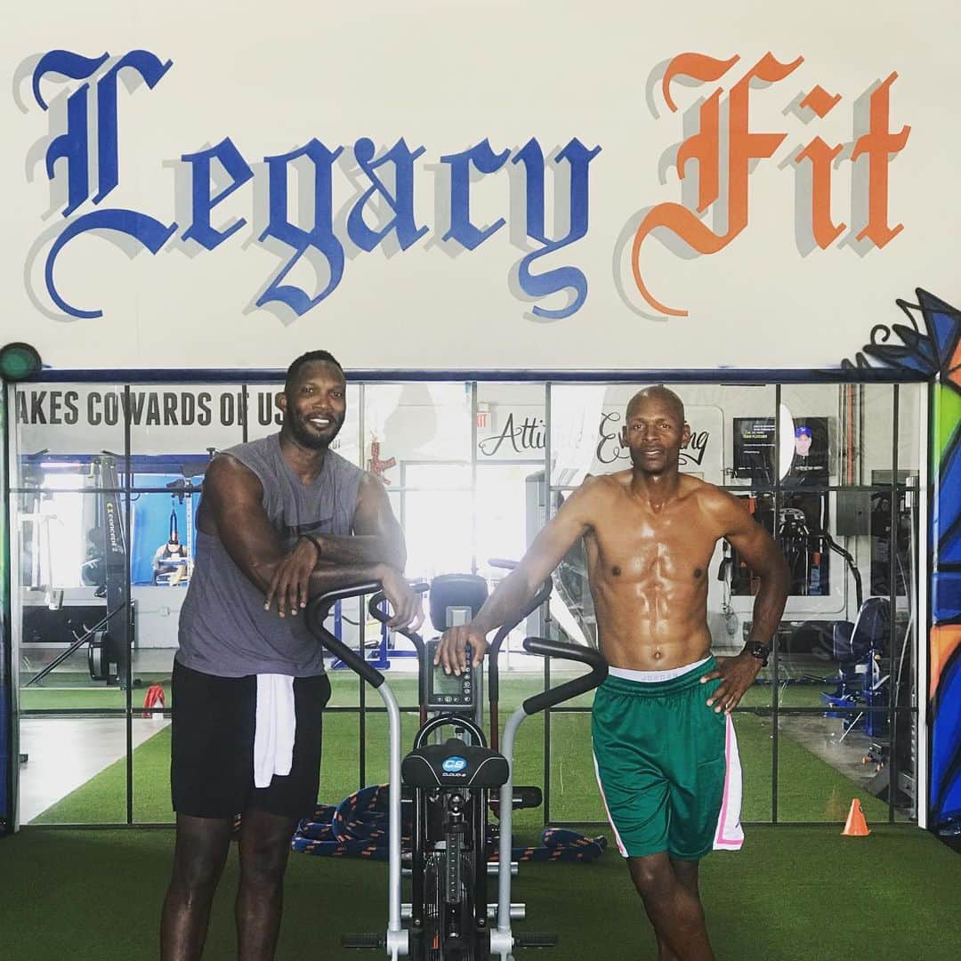 レイ・アレンのインスタグラム：「Gettin it in with @buham4 my first time at @nodaysoff #legacyfit」