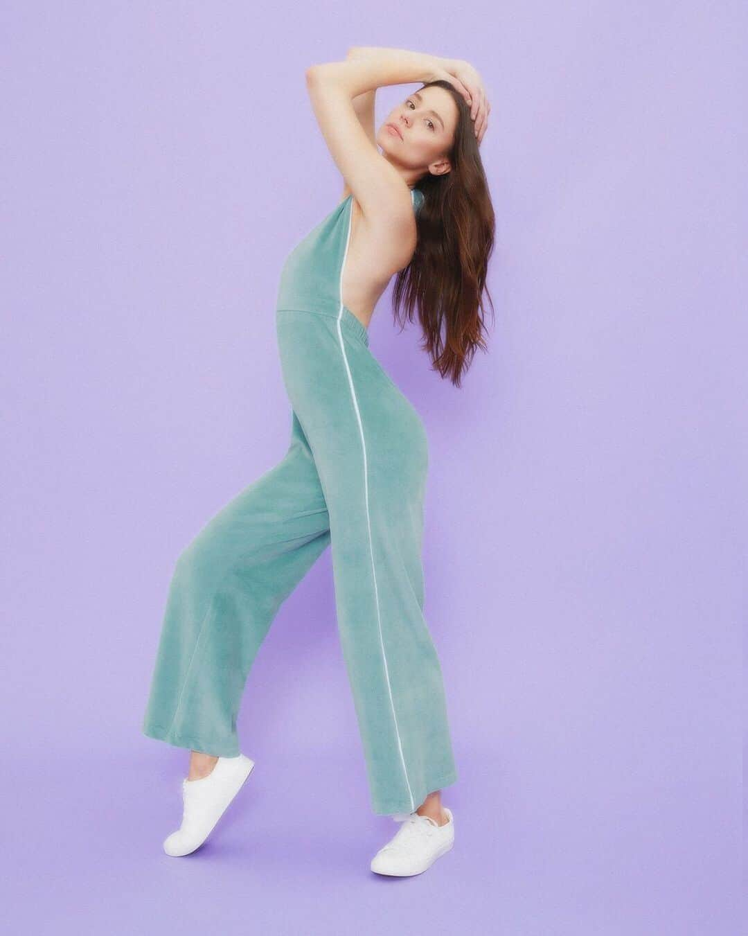 American Apparelさんのインスタグラム写真 - (American ApparelInstagram)「Hit your stride in Stretch Velour. Tap to shop the collection.」5月7日 3時04分 - americanapparel