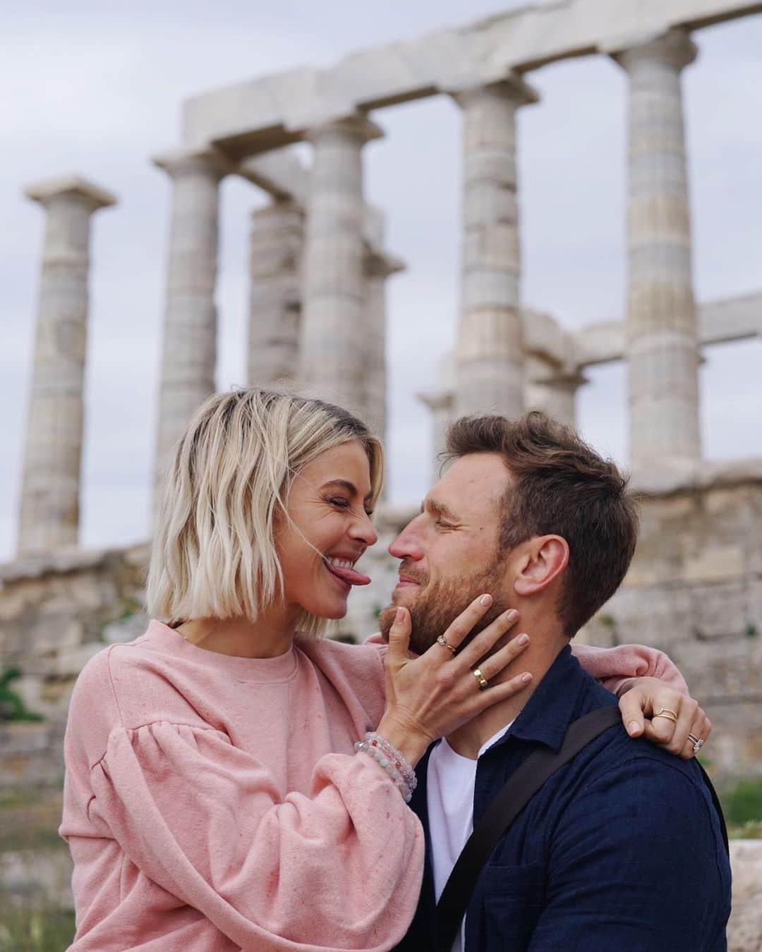 ジュリアン・ハフさんのインスタグラム写真 - (ジュリアン・ハフInstagram)「The temple of Poseidon! This is absolutely stunning in every sense. Visually of course but energetically it was super expansive and light! This was Magic ✨💫」5月7日 3時17分 - juleshough