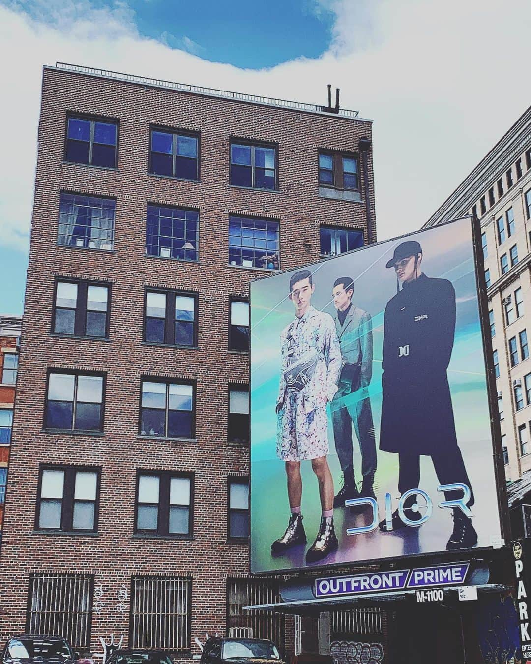 キム・ジョーンズさんのインスタグラム写真 - (キム・ジョーンズInstagram)「Hi NYC 🤯 @dior」5月7日 3時30分 - mrkimjones