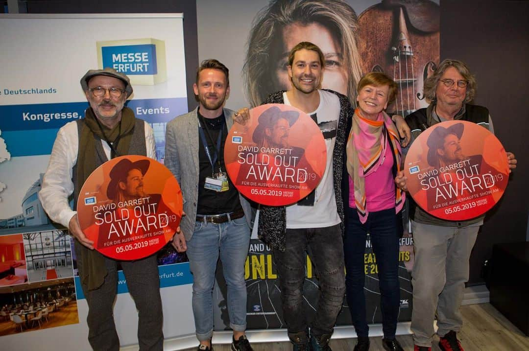 デイヴィッド・ギャレットさんのインスタグラム写真 - (デイヴィッド・ギャレットInstagram)「Received another sold-out award in #erfurt #thankyou #davidgarrett #unlimited Photocredit: Werner Lengenfelder」5月7日 3時43分 - davidgarrettinsta