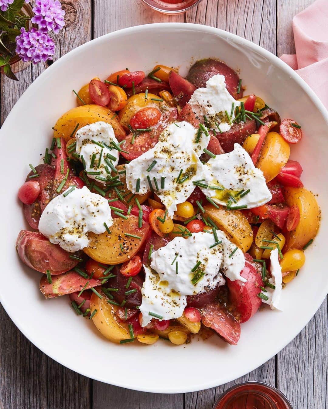 Gaby Dalkinさんのインスタグラム写真 - (Gaby DalkinInstagram)「Mother’s Day is this weekend and you know my fav way to show some love is via BRUNCH!!! So 20ish recipes are up on the blog (including this Marinated Burrata Tomato situation) to make the most epic brunch of all times ❤️💛🧡」5月7日 4時11分 - whatsgabycookin
