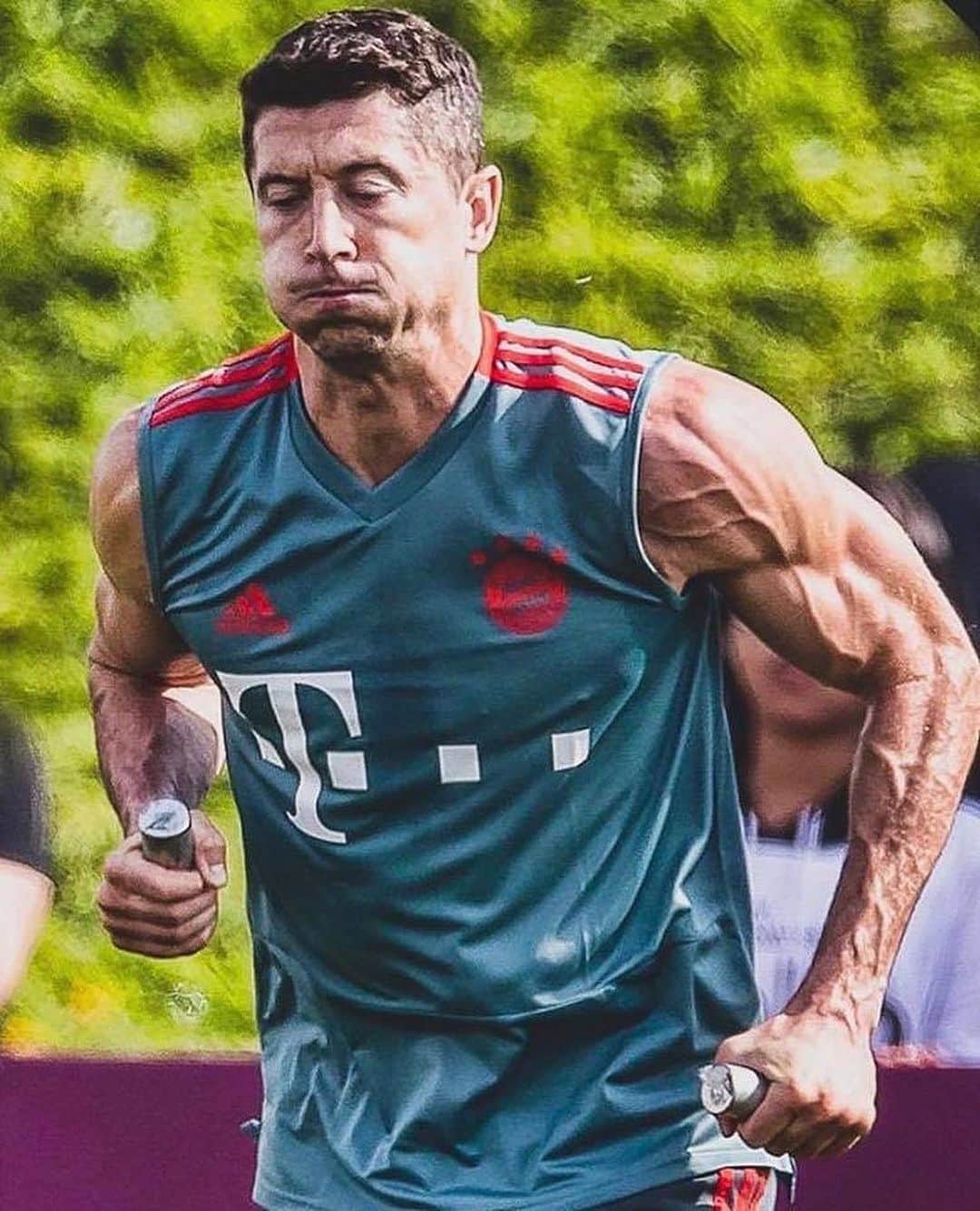 カルロス・テベスのインスタグラム：「What a beast!」