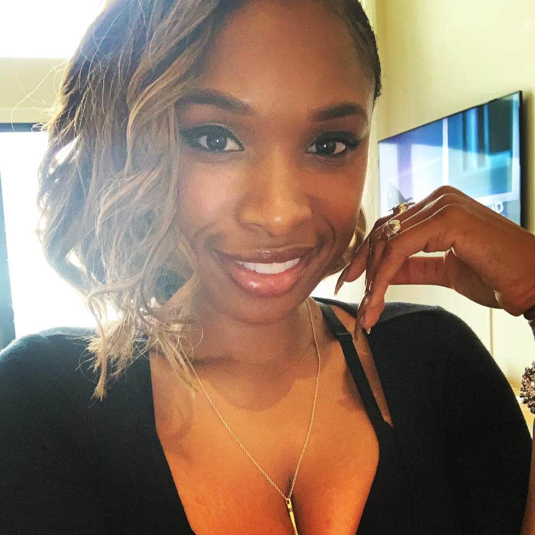 ジェニファー・ハドソンのインスタグラム：「It’s Monday !」