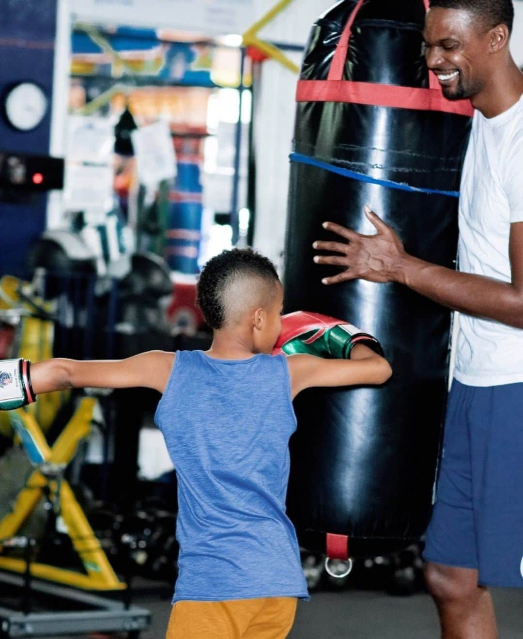 クリス・ボッシュさんのインスタグラム写真 - (クリス・ボッシュInstagram)「Knocking down limiting beliefs like 🥊👊🏿💥✔️ #Monday #LetsGetIt」5月7日 4時29分 - chrisbosh